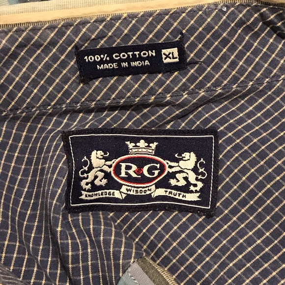 Robert Graham vertical stripe button up - Picture 8 of 8